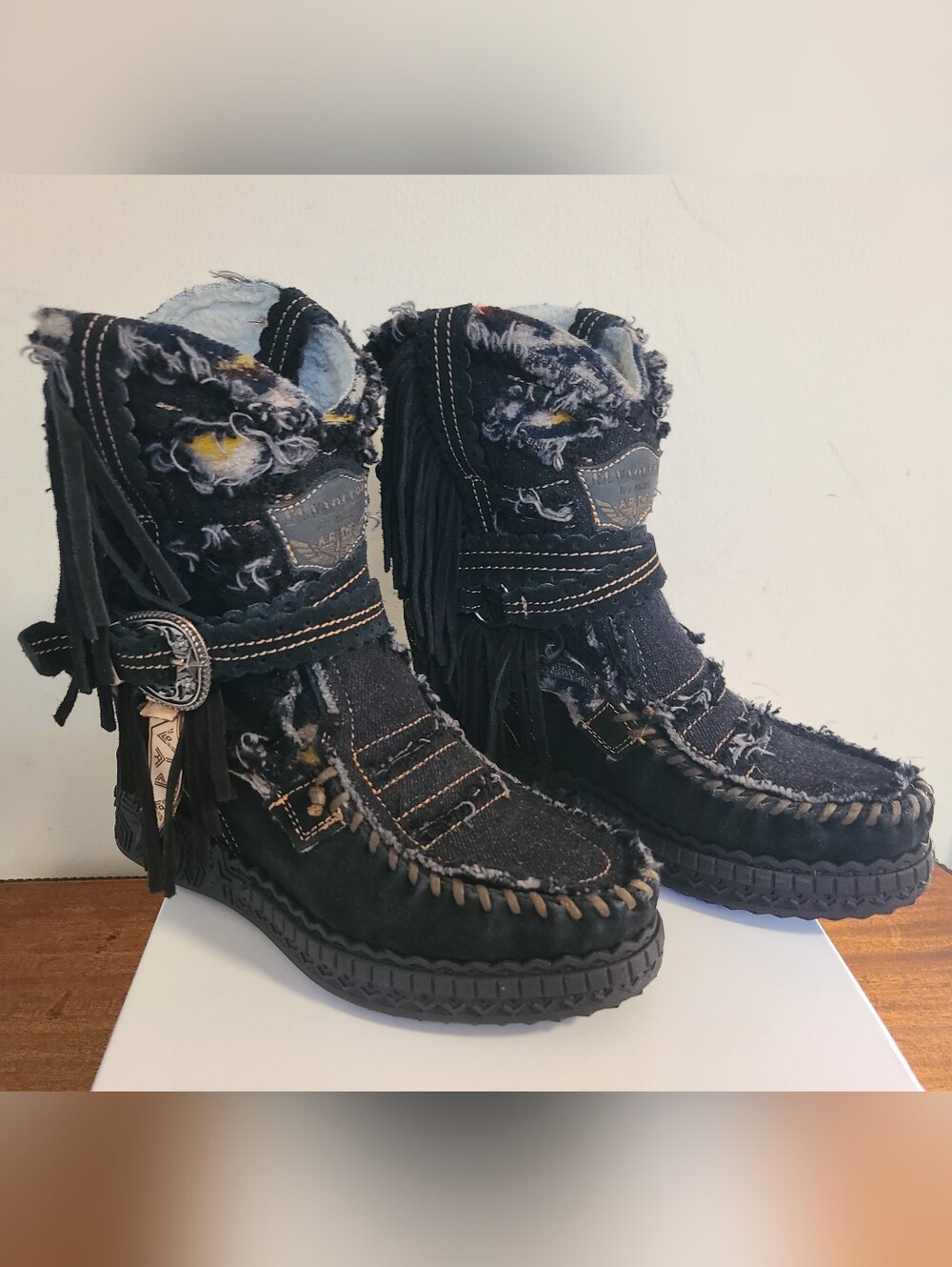 El Vaquero Arya Limited Black Canvas Size 38